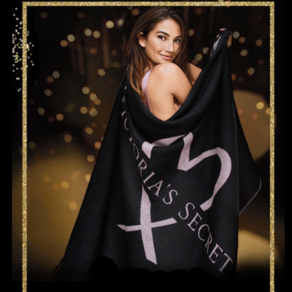 Victoria's Secret Cozy Heart Blanket